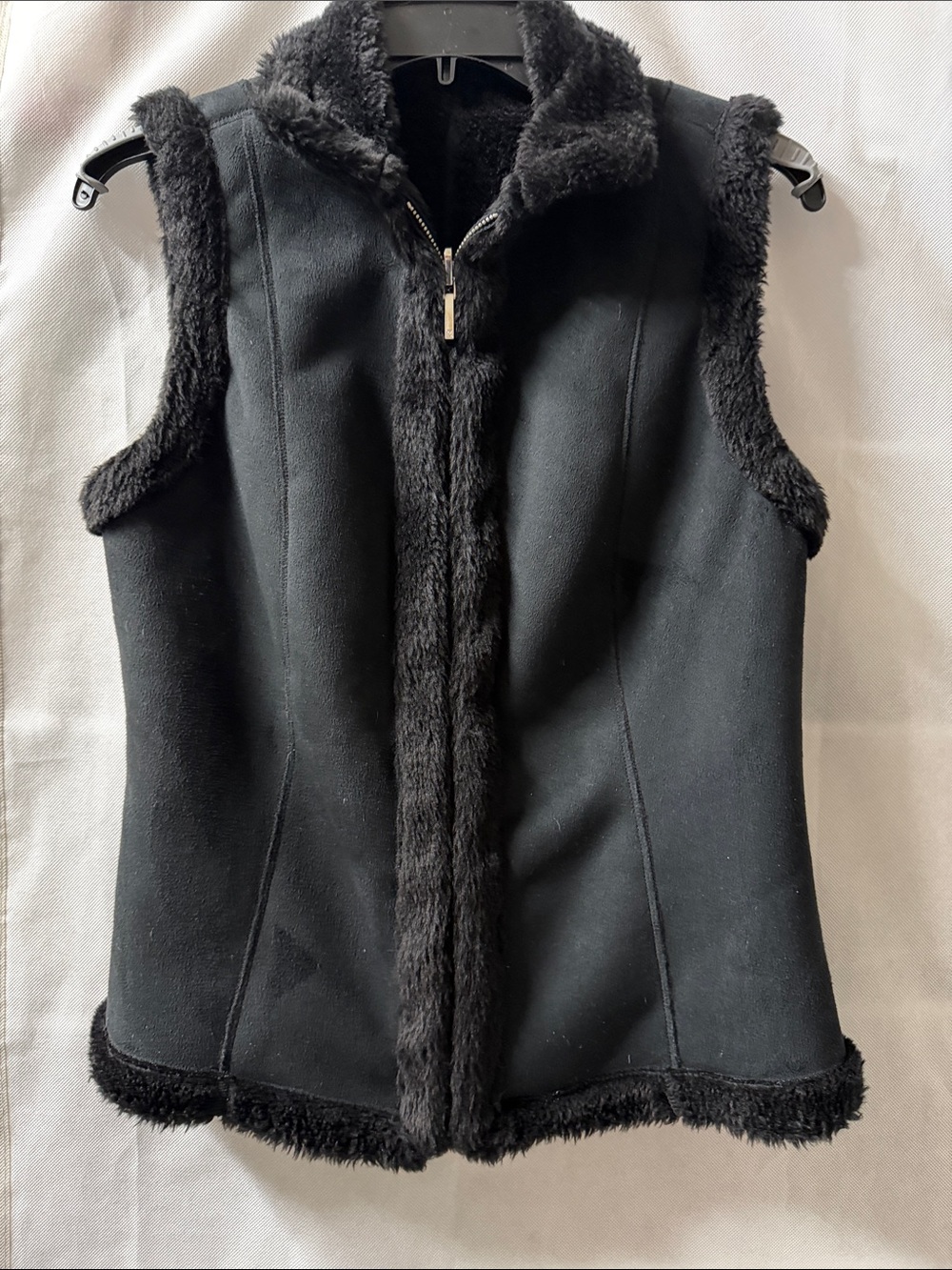 Source Unknown Black Faux-Shearling Trim Sleeveless Zip Vest